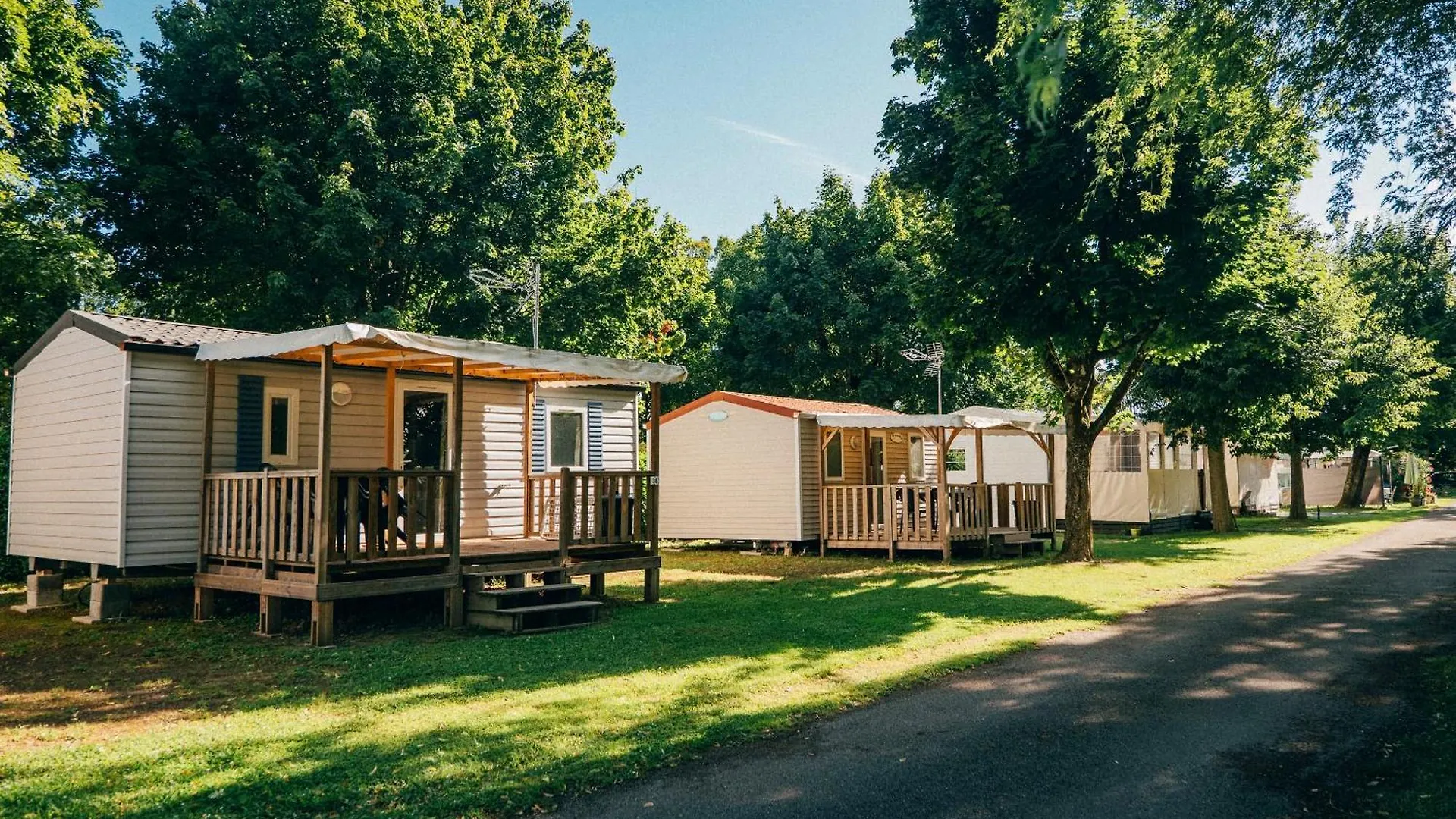 Camping Intercommunal De Beaurepaire Beaurepaire